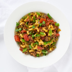 Beef Chili Mac & Cheese with Bell Pepper