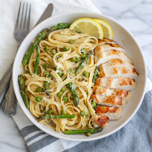 Lemony Pasta Primavera with Chicken, Asparagus & Peas