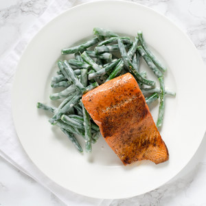 Pan-Fried Salmon with Creamy Green Beans