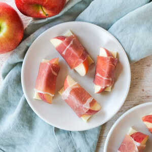 Apple, Mozzarella & Prosciutto Roll-Ups