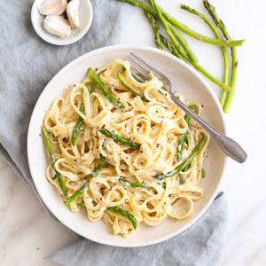 Fettuccine Alfredo with Asparagus